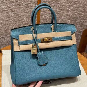 Classic Hermes Bag: A Stylish and Versatile Choice for Elegance